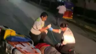 Los paramédicos confirmaron la muerte del chofer.