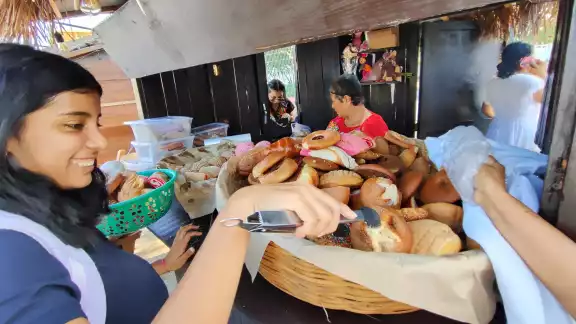 La panadería Chiapas recibió a cientos de clientes que se dieron cita en el local.