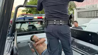 Por golpeador casi lo linchan: Vecinos someten y amarran a un hombre tras haber agredido a su pareja en Cancún