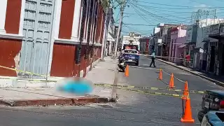 Hombre  muere frente al Parque de San Juan en el Centro de Mérida