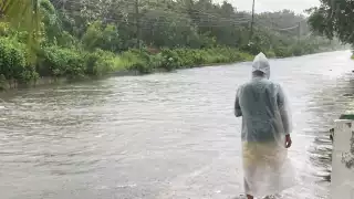 Huracán "Helene" provoca inundaciones en regiones de Cancún
