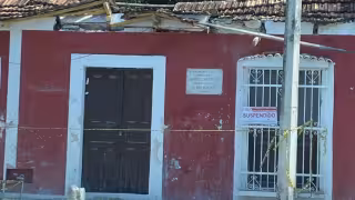 La casa donde vivió Narciso Mendoza está en abandono en el Centro Histórico de Ciudad del Carmen.