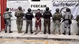 La Fiscalía de Campeche ejecutó dos cateos antidroga en colonias de Ciudad del Carmen.