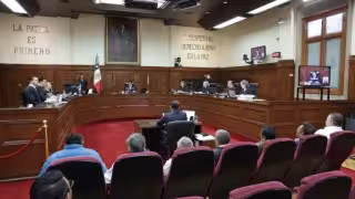 La SCJN invalidó artículos de la Ley Orgánica de la Fiscalía Anticorrupción de Quintana Roo por considerarlos violatorios de derechos.