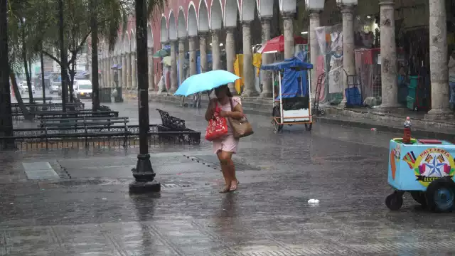 Fuertes lluvias se aproximan a la Península de Yucatán