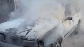 El incendio habría comenzado por una falla mecánica en el vehículo.