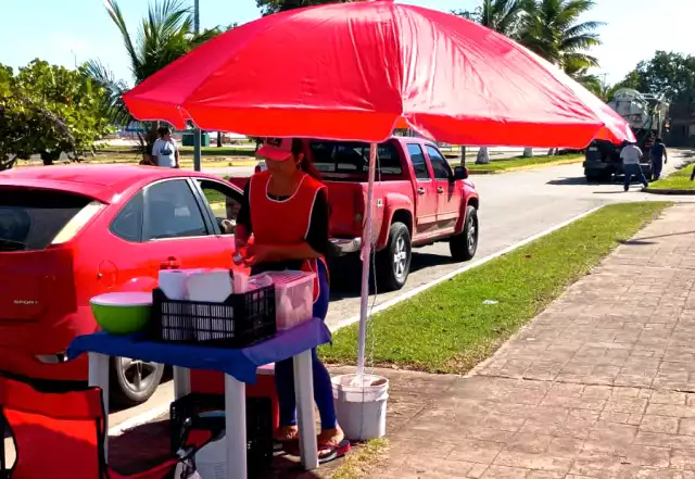 Negativa de permisos y presiones contra vendedora ambulante