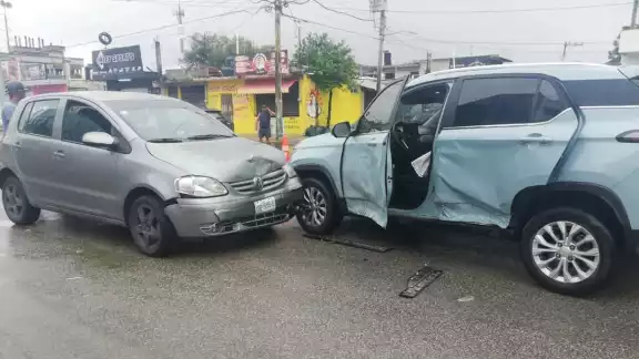 En algunos accidentes se registraron daños arriba de los 3 mil pesos En algunos accidentes se registraron daños arriba de los 3 mil pesos