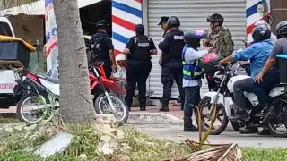 Las autoridades asistieron a la escena tras la amenaza de que el sujeto sería asesinado