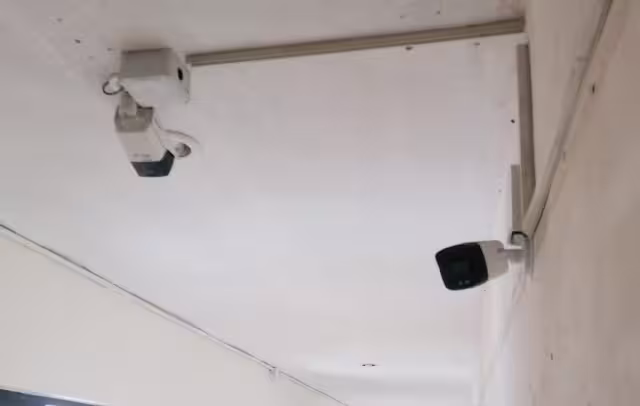 El porcentaje de establecimientos sin circuitos cerrados es mayor en los más pequeños