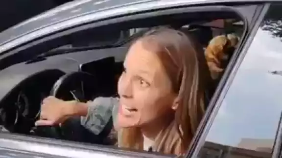 Debido a la popularidad del caso, usuarios aseguran que la mujer es de origen argentino Debido a la popularidad del caso, usuarios aseguran que la mujer es de origen argentino