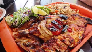 Prestadores de servicios proyectaron atender a 64 mil comensales, quienes demandan el platillo al estilo tikinxic, principalmente en Playa Tiburón