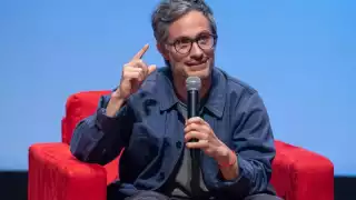 Gael García Bernal comparte experiencias con el público de Yucatán en el Gran Museo del Mundo Maya