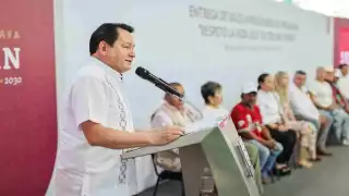 El Gobierno de Yucatán entregó vales a 479 pescadores, con una inversión de 1.9 millones de pesos en este municipio.