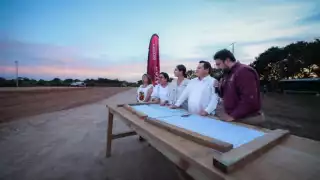 Gobierno del Estado moderniza campo deportivo en Ticopó