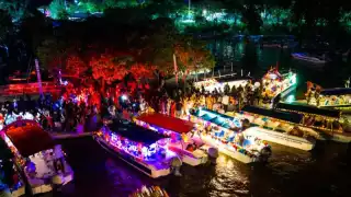 Realizan recorrido nocturno en embarcaciones, con procesiones y concursos entre la población