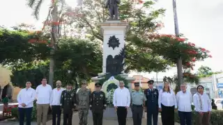 Conmemoran 153 aniversario luctuoso de Benito Juárez García