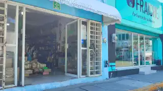  Cierran más negocios en Ciudad del Carmen; la crisis de PEMEX ha tenido graves consecuencias   