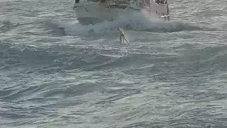 Los pescadores del "Neldy" fueron rescatados tras quedar a la deriva en el huracán "Milton".