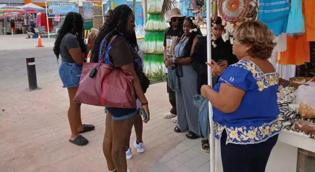 Crucero deja una importante derrama económica en el puerto con la llegada de 4 mil 769 visitantes