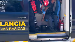 Las víctimas del percance fueron atendidas en el lugar por paramédicos.