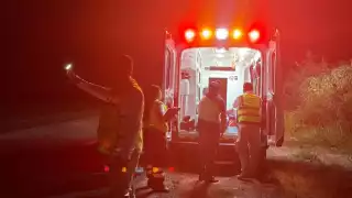 Un motociclista sufrió una probable fractura en la clavícula izquierda tras derrapar en la colonia Fertimex