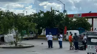 Reportan fuerte accidente entre motoneta y mototaxi en Playa del Carmen