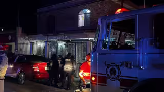 Elementos policiacos y bomberos acudieron para atender el llamado de emergencia.