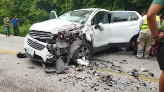 El percance provocó un ligero embotellamiento en ambos carriles