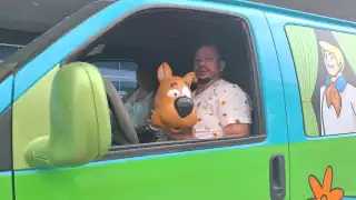 Aeropuerto de Mérida recibe a la Máquina del Misterio de Scooby Doo