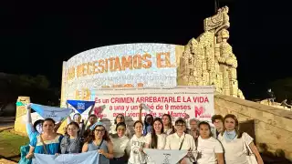 Grupo provida protesta en el Monumento a la Patria de Mérida contra el aborto