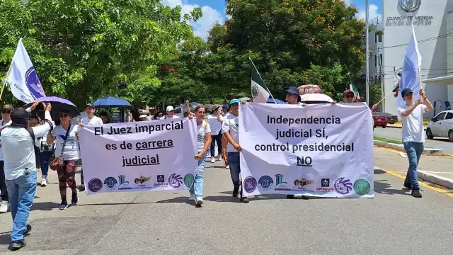 Los empleados del Poder Judicial marcharon en la avenida Itzaes