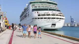 Crucero ‘Grandeur of the Seas’ llega por primera vez a Progreso con más de dos mil turistas