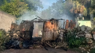 Incendio arrasa con su patrimonio en Chapab