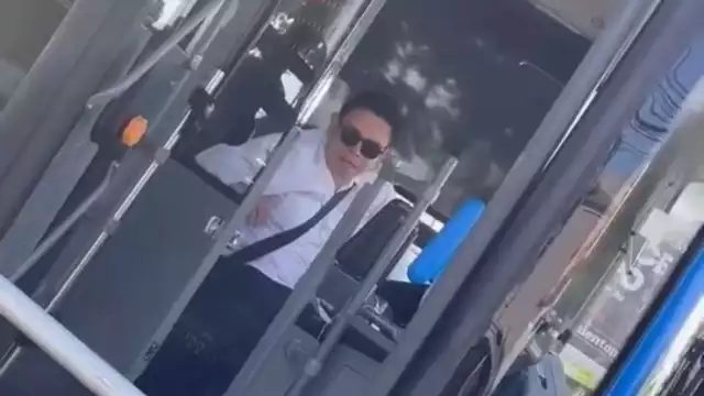 El conductor lanzó improperios contra el chofer del Va y Ven