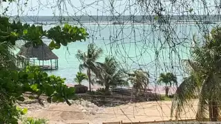 Se paralizan obras de Sedena frente a la laguna de Bacalar