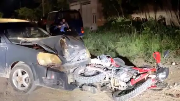 El motociclista fue proyectado varios metros El motociclista fue proyectado varios metros