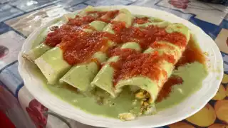   Entre salbutes, papadzules y pibes, el  Lucas de Gálvez deleita en el Día Nacional de la Gastronomía   