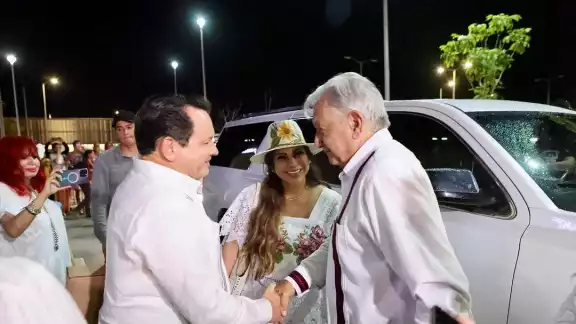 Joaquín Díaz Mena se reunió con AMLO en su última visita a Yucatán