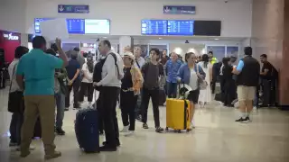 Hay gran movilidad de pasajeros en el aeropuerto de Mérida