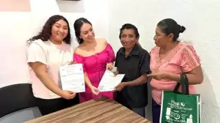     Después de 70 años, devuelven identidad a abuelito en Dzitbalché; no podía acceder a apoyos     