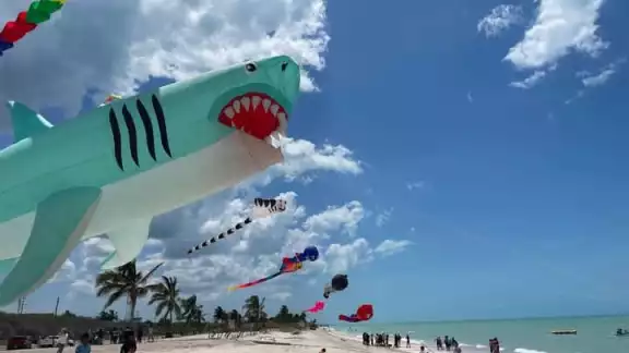 La presencia de turistas en la celebración generó grandes expectativas en el comercio local debido a que esta temporada es considerada la más importante del año