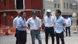 Mauricio Vila supervisa la  remodelación de la Plaza Grande de Mérida