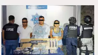 Los detenidos fueron identificados como Jorge “N”, de 38 años; Mario “N”, de 35, y Janey “N”, de 19