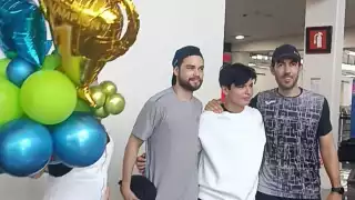 Dan cálida bienvenida al campeón campechano tras su victoria en el Torneo Nacional Maestros de Pádel  