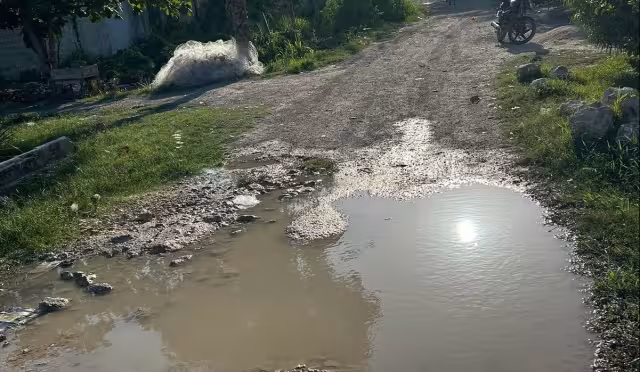 Denuncian múltiples riesgos en colonia San Rafael de Seybaplaya; piden intervención urgente