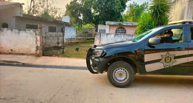 Dos sujetos a bordo de una motocicleta dispararon varias veces contra el sujeto, quien resultó herido