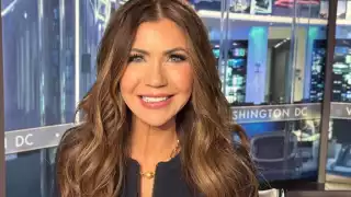 Noem recientemente acusó a Claudia Sheinbaum de incitar las protestas migrantes en Los Ángeles