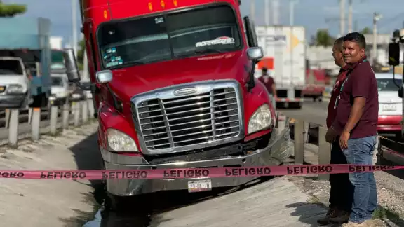 Dormilón huye tras accidentarse Dormilón huye tras accidentarse