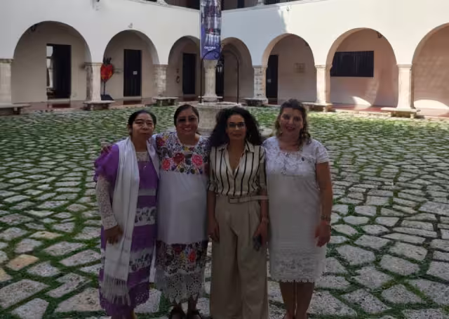 La tercera jornada abrió con la conferencia magistral de Briceida Cuevas Cob,  U Noj Kuuch u Suukil Ú uchben Tuukul Tu  Bejla’aben Ik’il Ts’í ib ichil u Maya’ T’aanil Peten.